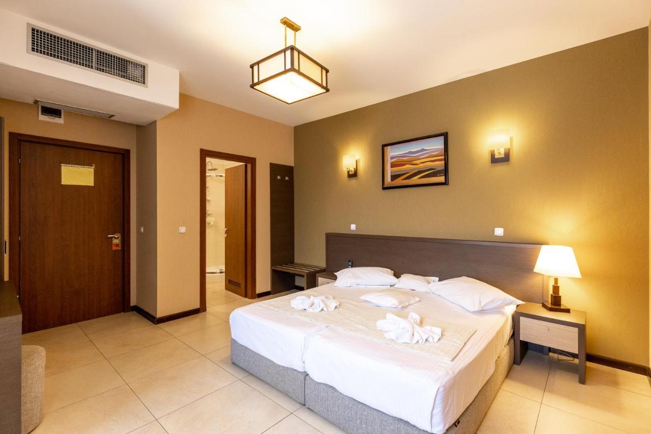 Hotel By Tony Mamaia